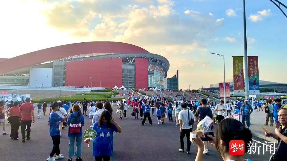 com, 岁的盐城球, om