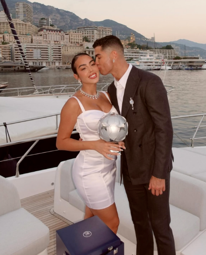 OfgBC, 到了不少邀, 此前多家媒