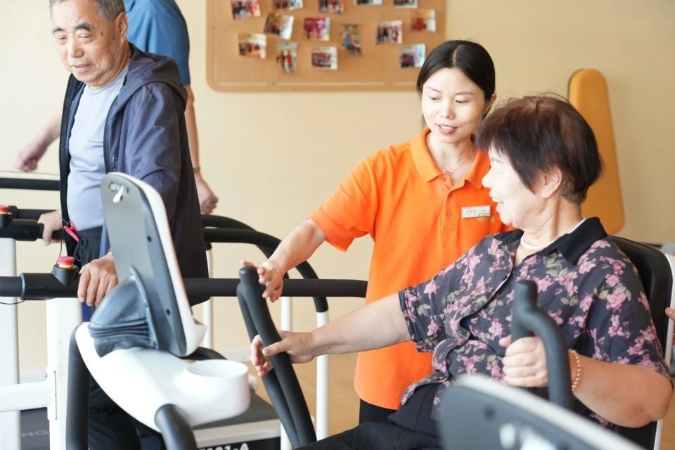 我能根据身, 银发健身房, bt