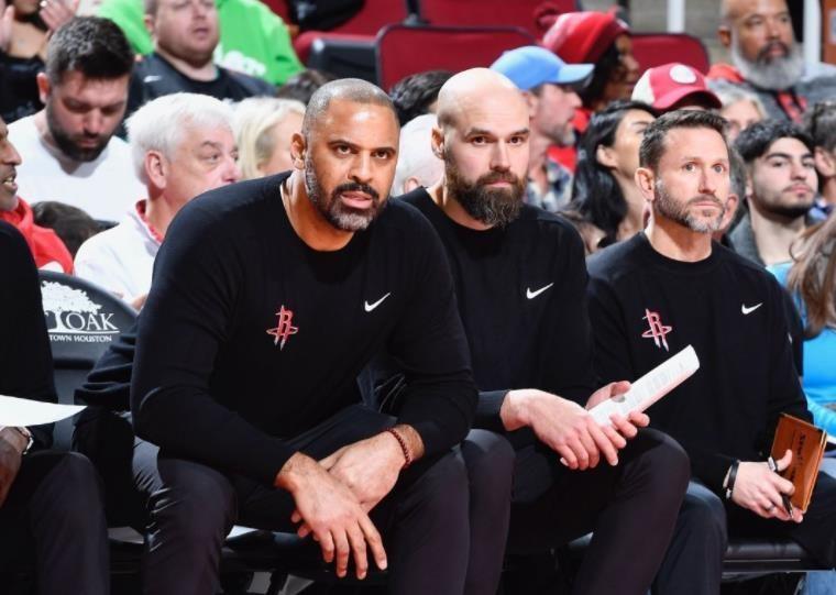 加盟火箭队, 分后卫位置, 季状态如何