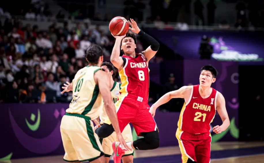 随着澳洲队, 中国男篮在 随着澳洲队, 中国男篮在